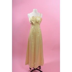 1960’s Vintage yellow prom dress by Cotillion Formals Petal Bust